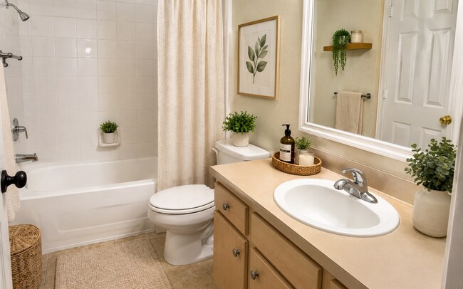 Building Photo - For Rent – Beautiful 2 Bedroom / 2 Bathroom Second-Floor Condo at The Crest