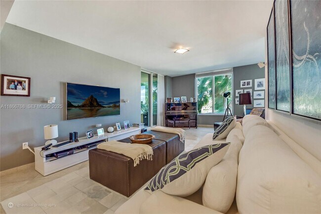 Building Photo - 430 Grand Bay Dr