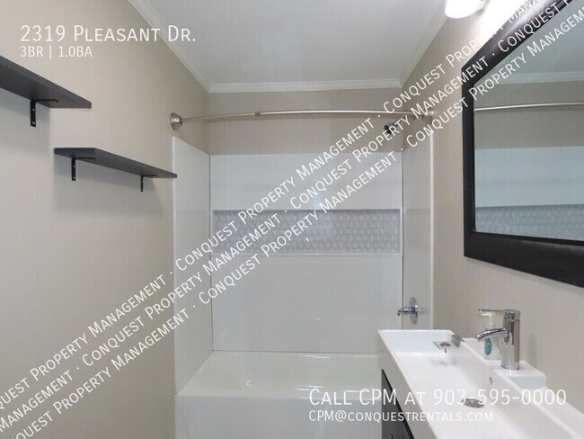 Building Photo - 2319 Pleasant Dr