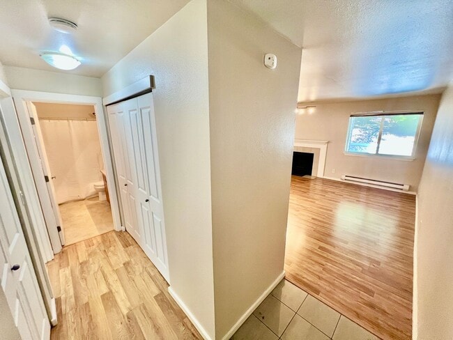 Building Photo - 1Bd/1Ba Lynnwood Condo