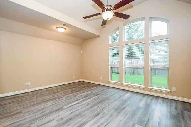 Building Photo - 2911 Village Brook Ln