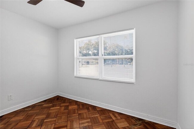 Building Photo - 1060 Iroquois St