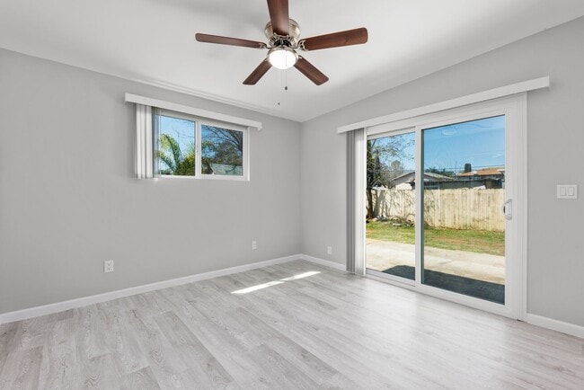 Building Photo - 1041 S Orange St