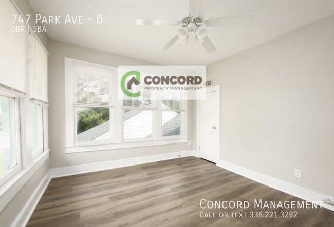 Building Photo - 747 Park Ave