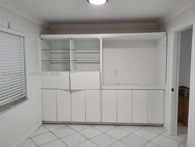 Building Photo - 5200 SW 89th Pl