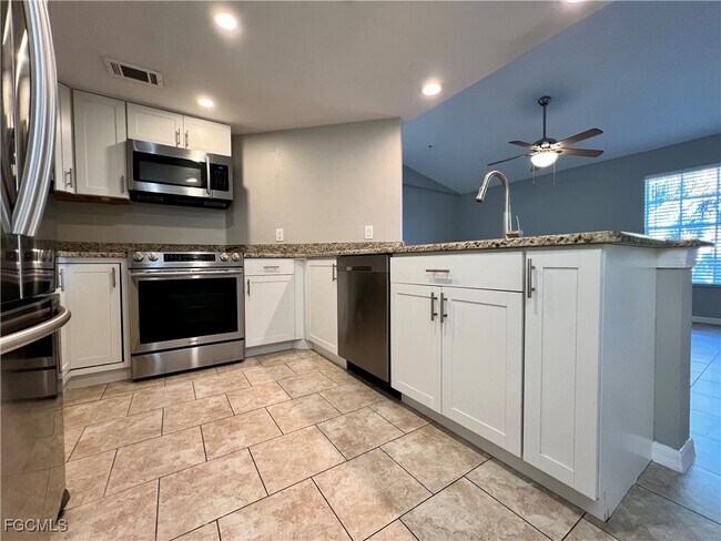 Building Photo - 1759 Four Mile Cove Pkwy
