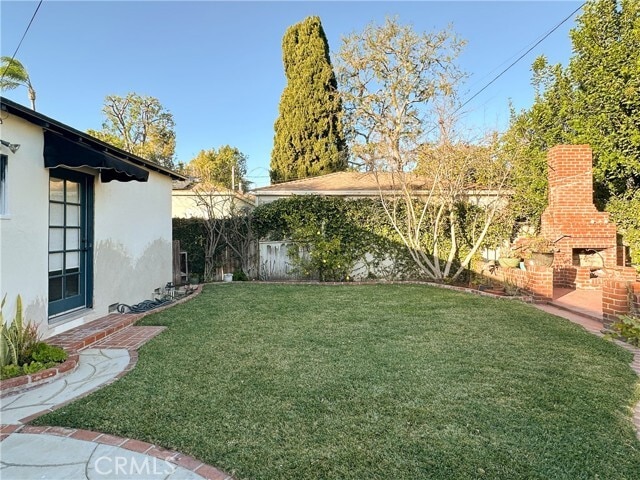 Building Photo - 2315 N Flower St