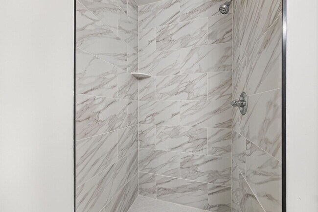 Building Photo - 2853-2855 CHOCTAW AVE