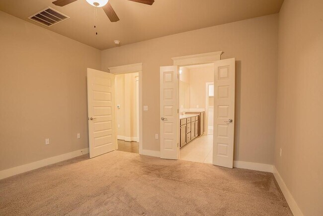 Building Photo - 10604 Wills Lp