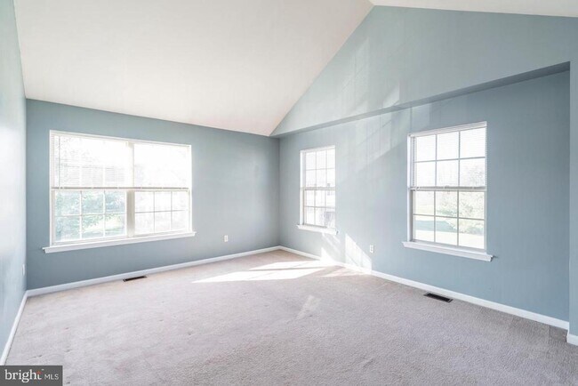 Building Photo - 4407 Waterford Way