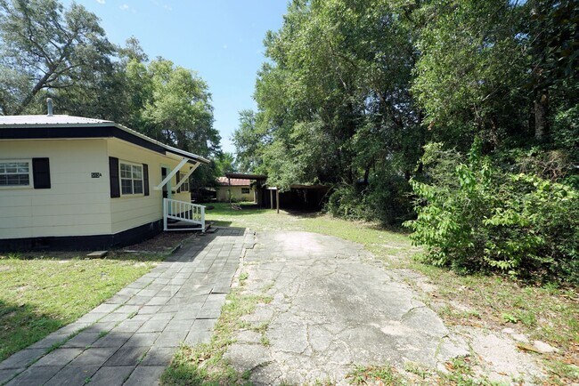 Building Photo - Duplex in Central Niceville
