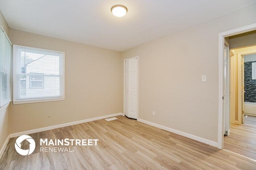 Building Photo - 973 Exeter Rd