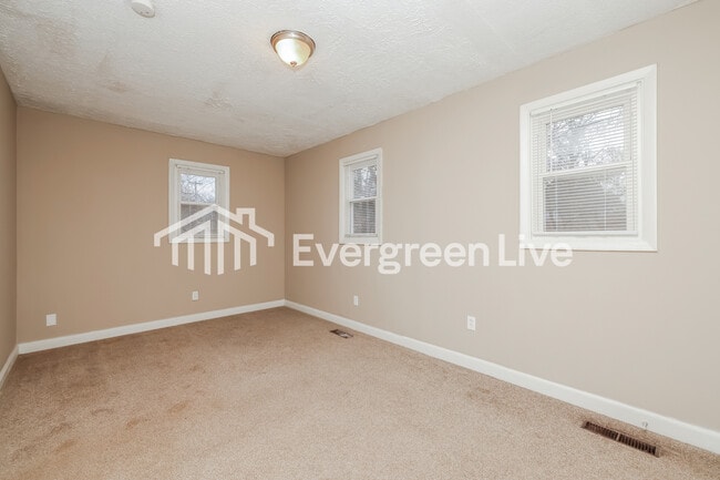 Building Photo - 4555 Oakdell Ave