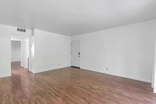 Building Photo - 972 Ponderosa Ave