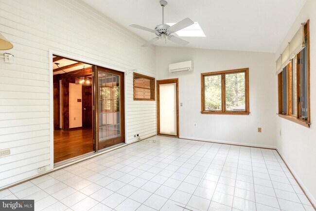 Building Photo - 12610 Timber Grove Rd