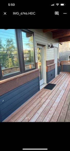 Private Entry and wrap around deck - 1019 N St