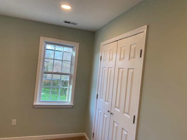 Building Photo - 412 Mistletoe St