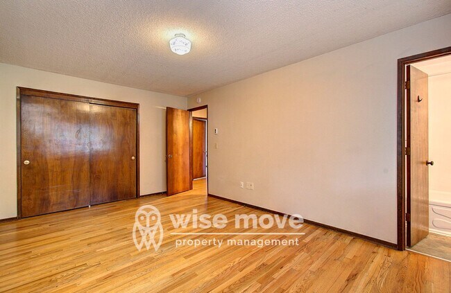 Building Photo - Mid-Mod on Missoula- Big Backyard!