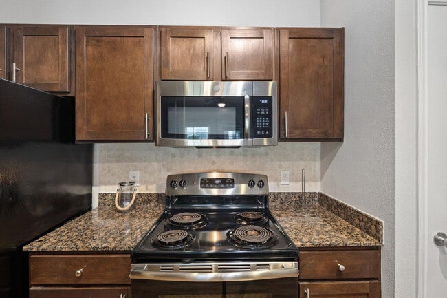 Building Photo - 5511 Pecan Spgs Rd