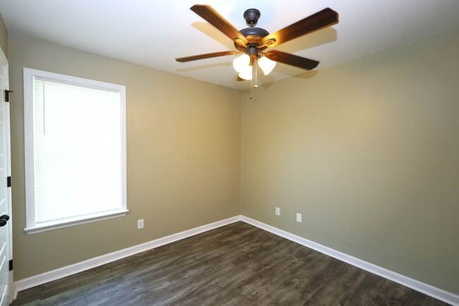 Building Photo - 1499 San Bernardino Way