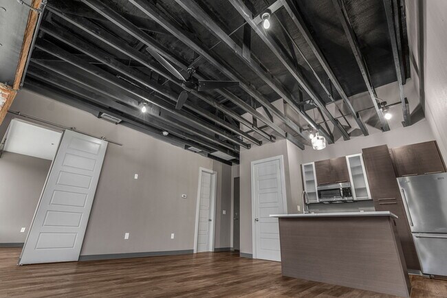 Building Photo - 901 9th St