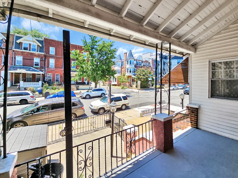 Building Photo - 637 N 32nd St