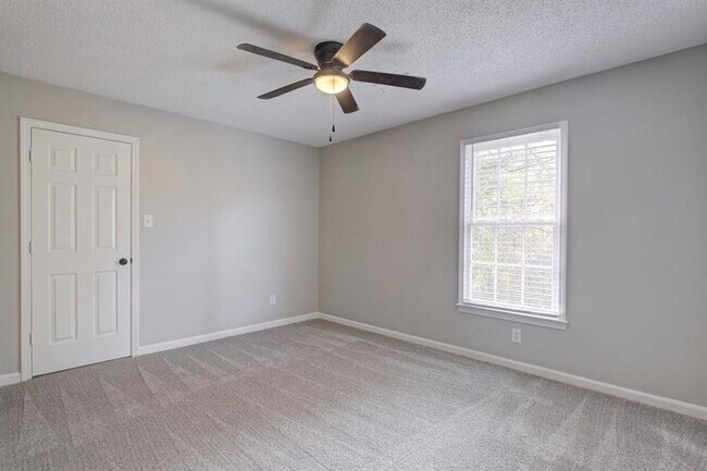 Building Photo - 5707 Chester St