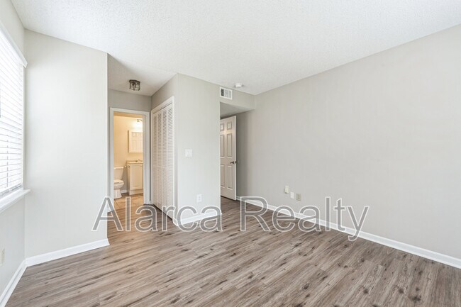 Building Photo - 7823 Davinci Ln