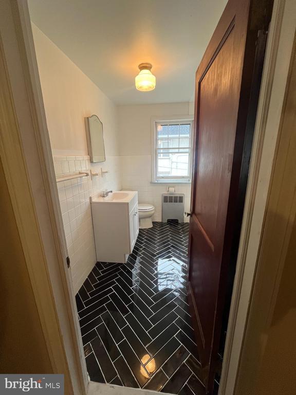 Building Photo - 301 E Main St