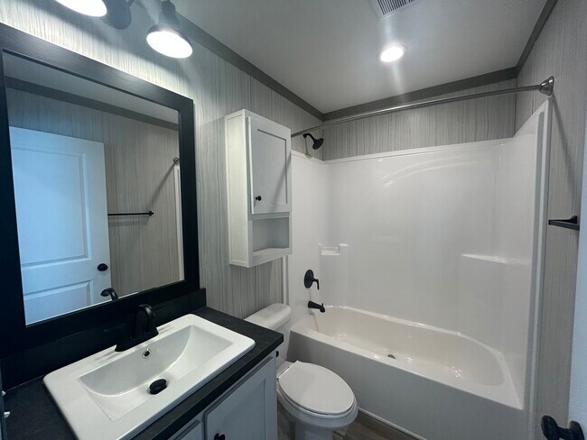 Building Photo - 783 Virginia