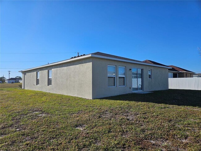 Building Photo - 901 NW 15th Pl