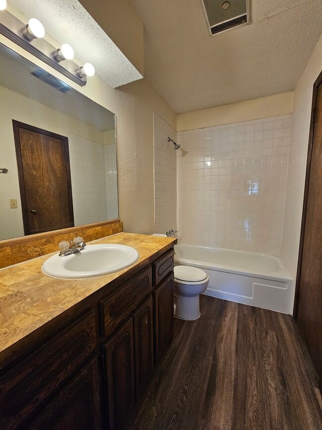 Building Photo - (2) Bed/(1) Bath Duplex in SE Norman Avail...