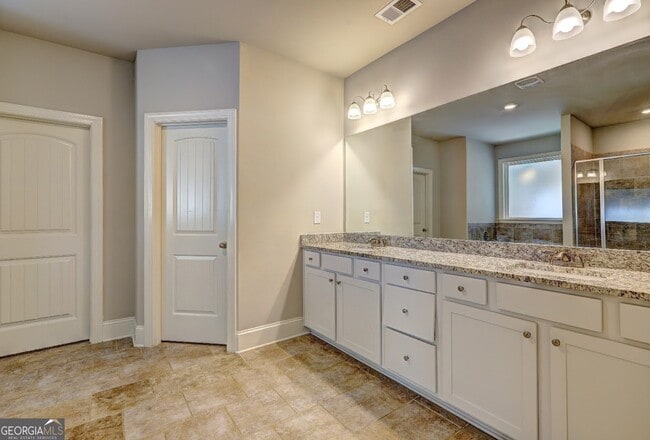 Building Photo - 100 Ruby Ln