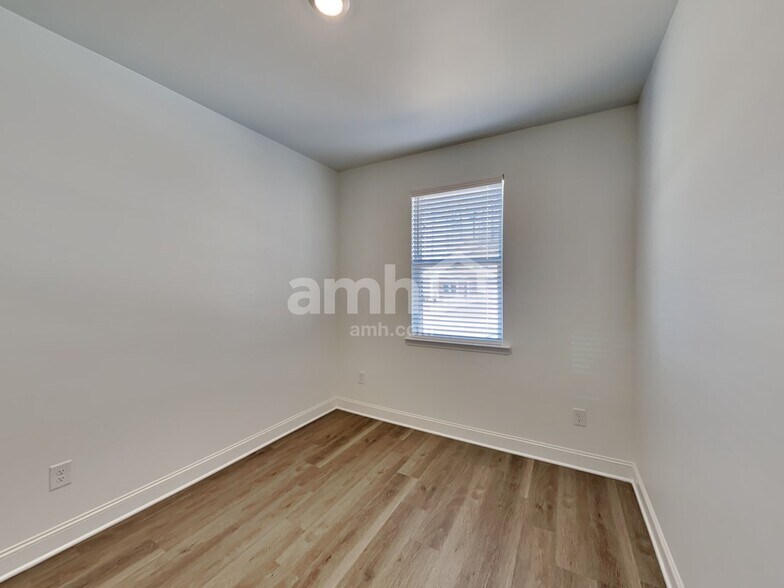 Building Photo - 1469 Aquamarine Dr