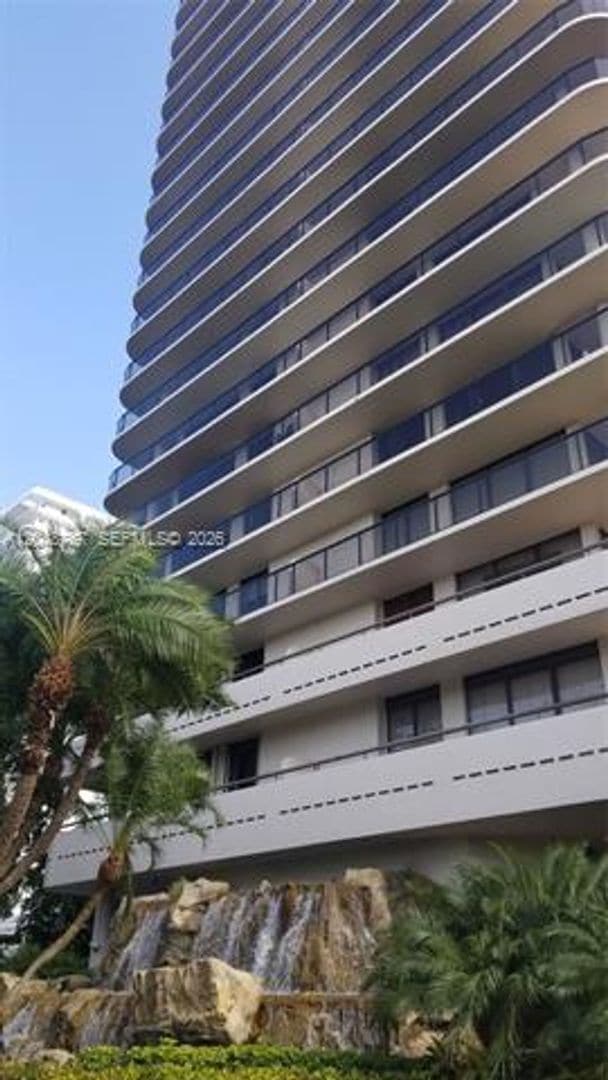 Building Photo - 19667 Turnberry Way