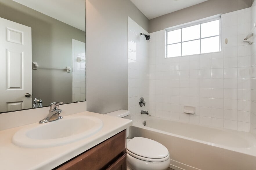 Building Photo - 1119 Windton Oak Dr