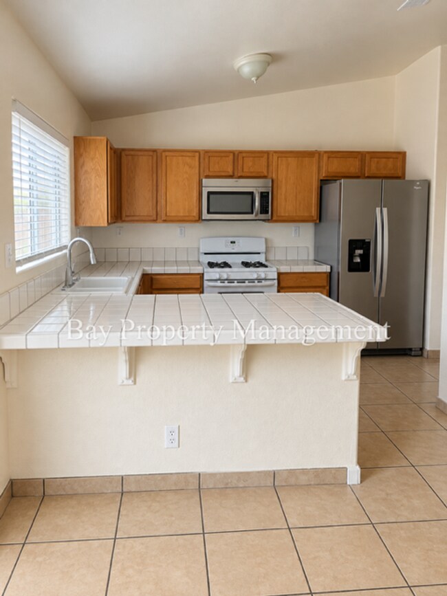Building Photo - 1001 Highpoint Ct