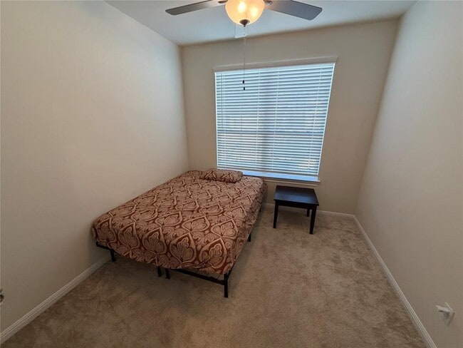 Building Photo - 228 Regatta Trl