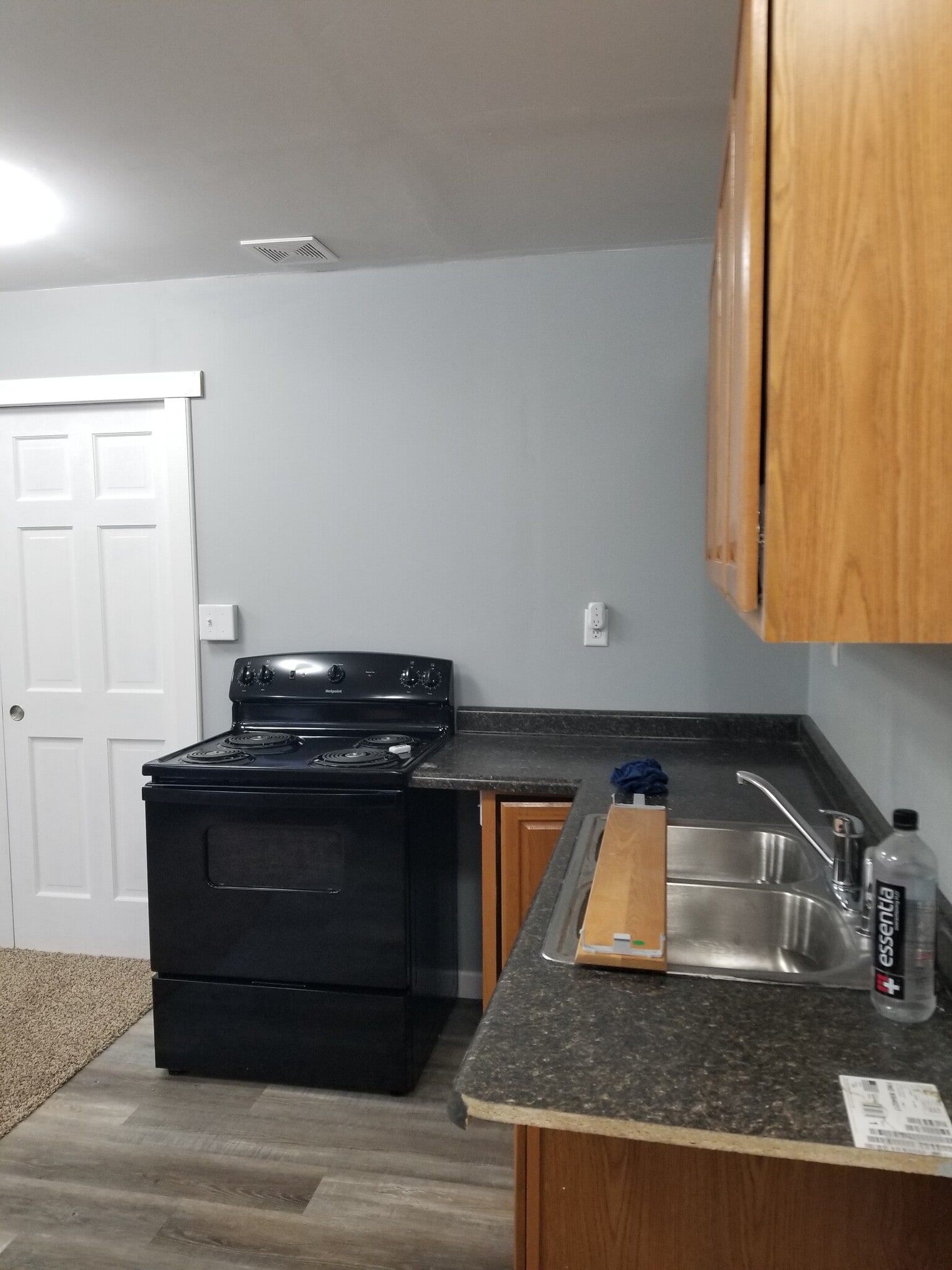 Building Photo - 807 Maple Ave