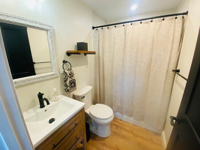 Building Photo - 80 Foster St