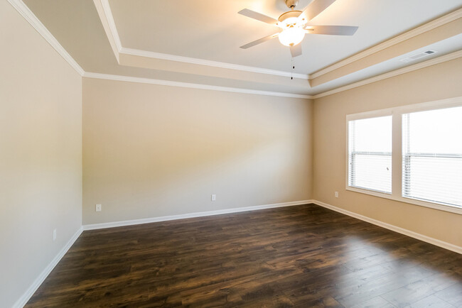 Building Photo - Beautiful 3 Bedroom: Ashton Floorplan