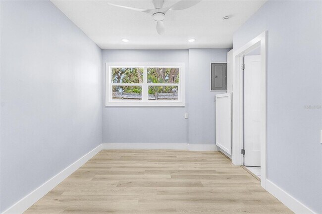 Building Photo - 716 Sarabay Rd