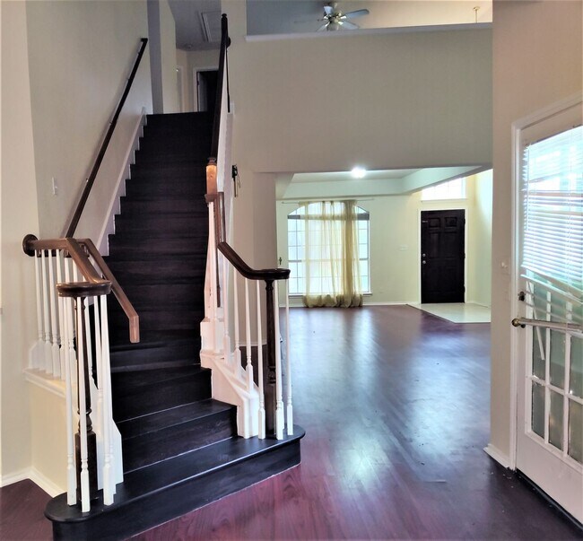 Building Photo - House for lease in Austin.