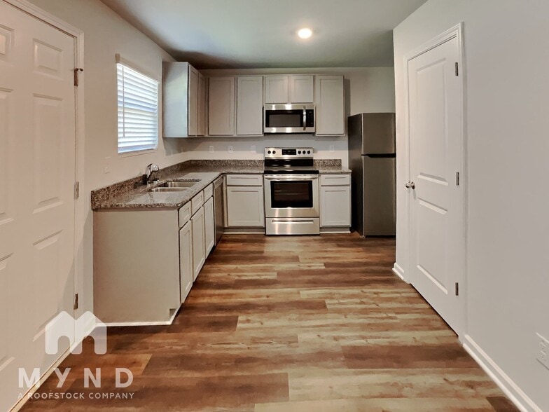 Building Photo - 1834 Carrington Dr