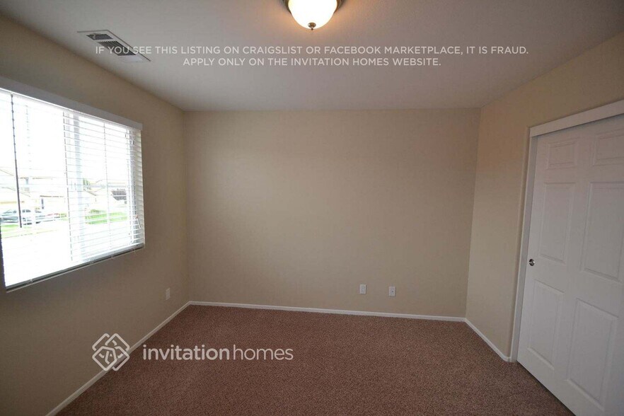 Building Photo - 1134 Cambridge Ct