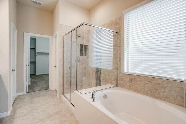 Building Photo - Beautiful 5 Bed, 3 Bath, 2-Story Home in Morningstar Subdivision- Aledo ISD- 76008