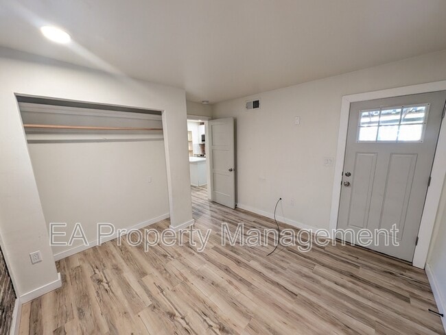 Building Photo - 810 13th St NW