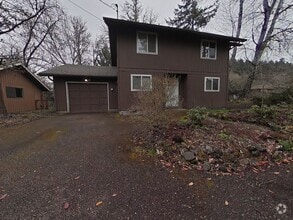 Building Photo - House ~ Close to Timberhill ~ Pet Friendly