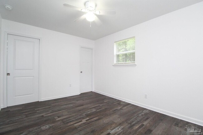Building Photo - 150 E Ensley St