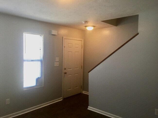Building Photo - Conveniently Located Duplex in Augusta